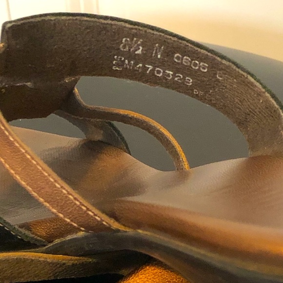 Munro two tone copper/brown sandal. Size 8 1/2 - Picture 3 of 4